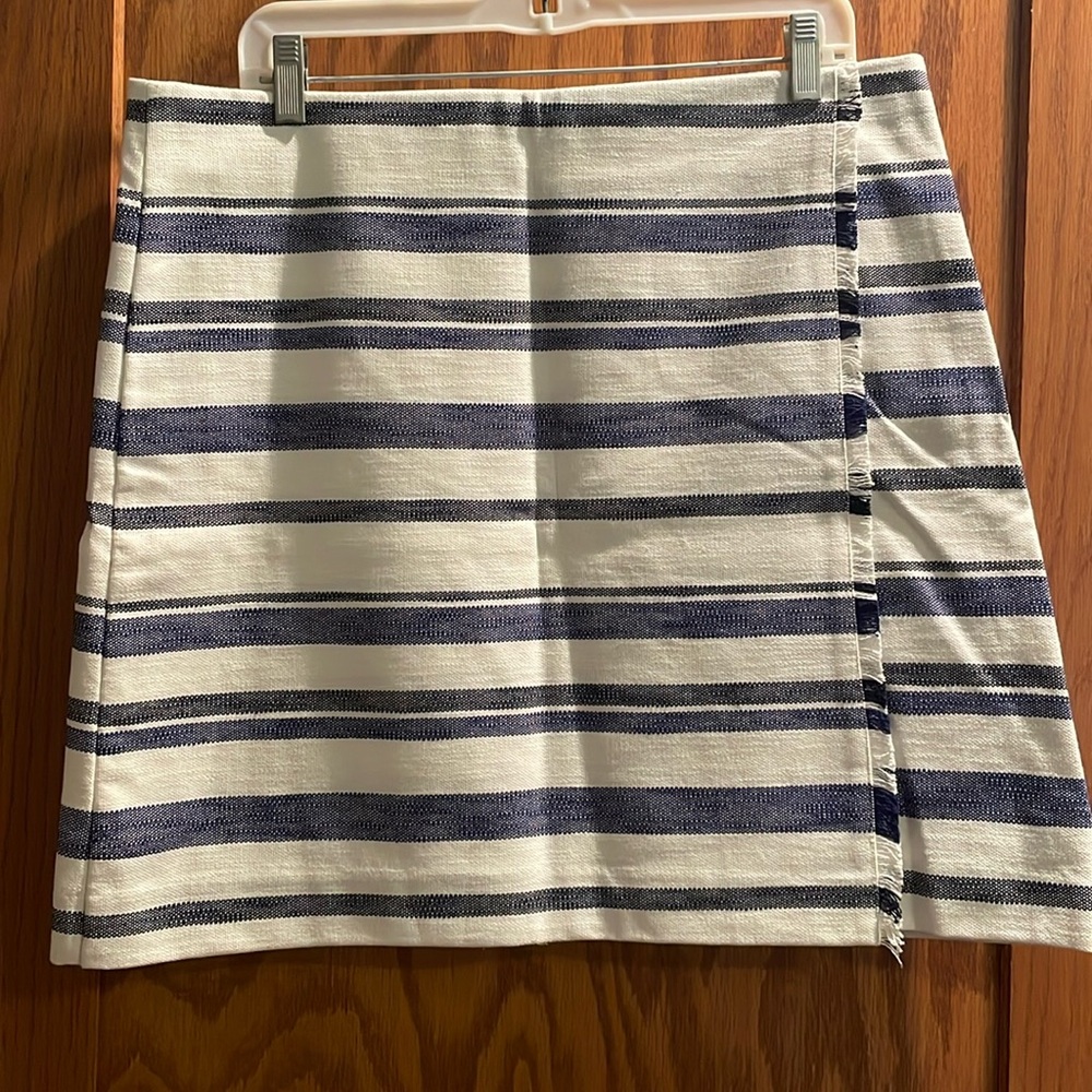 Ann Taylor Loft. white and navy skirt, tags on!